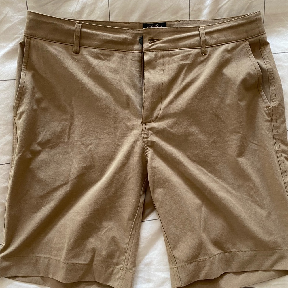 Faherty All Day Shorts with Belt Loop 9” Inseam Excellent Condition